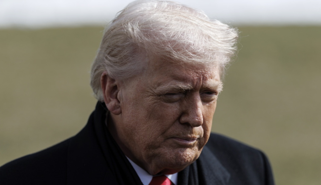 Νέα επίθεση Τραμπ στον «πολύ αργό» Πάουελ της Fed - Θα έπρεπε να πληρώνουμε τα χαμηλότερα επιτόκια από οποιαδήποτε χώρα