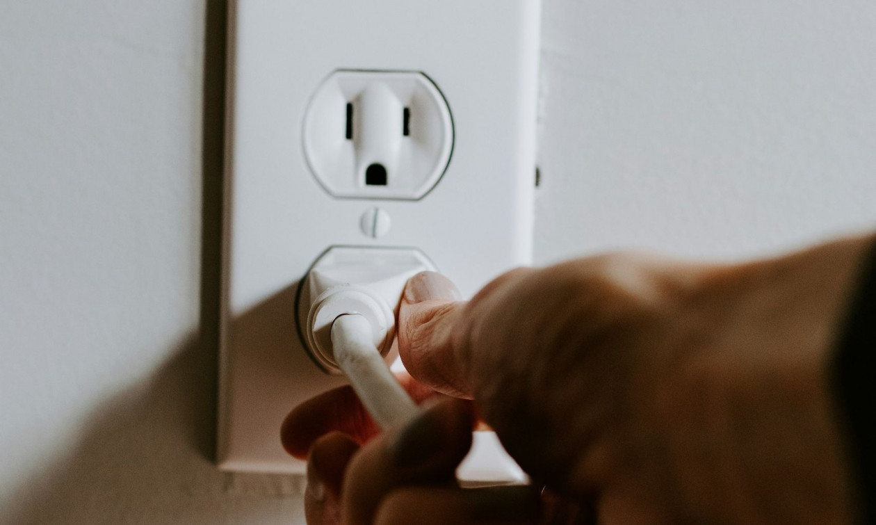 Αυτές τις συσκευές πρέπει να βγάζετε από την πρίζα τη νύχτα