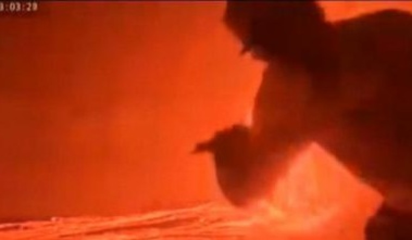 Απίστευτες εικόνες από ηφαίστειο στη Χαβάη: Βρέθηκαν δίπλα στη λάβα και πόζαραν σε κάμερα που έχουν εγκαταστήσει επιστήμονες