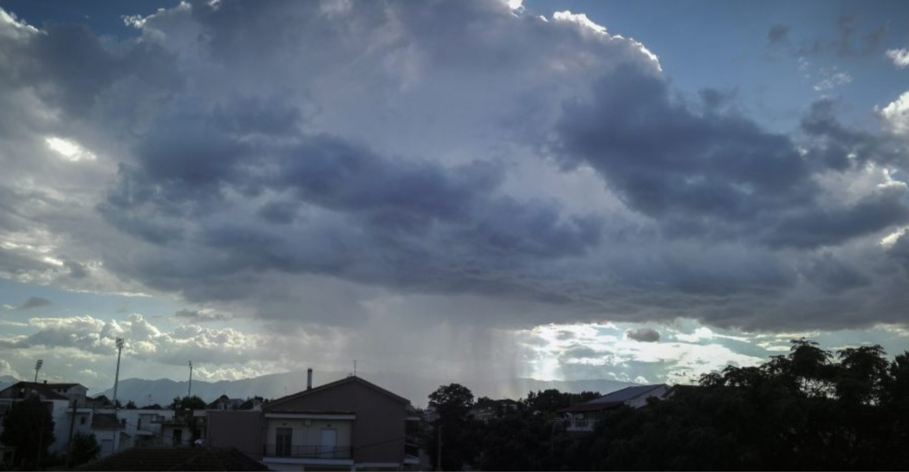 Σκόνη, ζέστη και βροχές στο «μενού» του καιρού – Πώς θα διαμορφωθεί το σκηνικό τις επόμενες μέρες