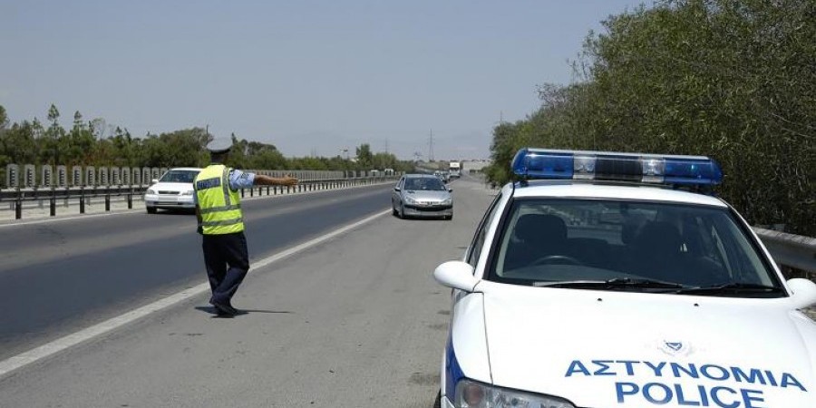 ΕΚΤΑΚΤΟ-ΛΑΡΝΑΚΑ: Τροχαίο ατύχημα στο οποίο εμπλέκονται τέσσερα αυτοκίνητα