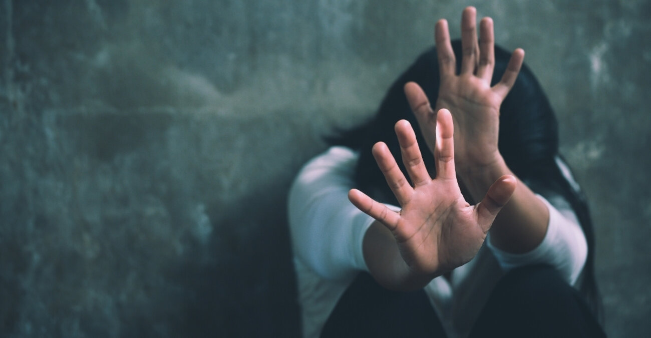 Στο κελί για άλλες έξι ημέρες οι ύποπτοι για τον βιασμό της 20χρονης στην Αγία Νάπα - Οι κατηγορίες που αντιμετωπίζουν 