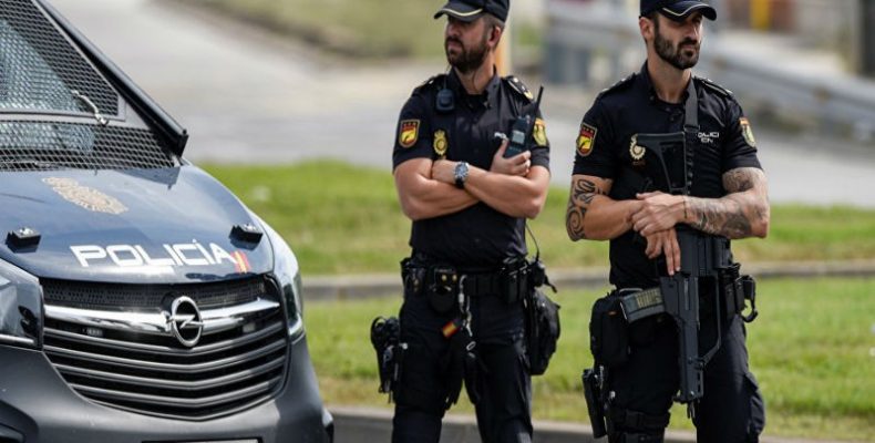 Συγκρούσεις μεταξύ αστυνομικών και μεταλλουργών απεργών στην Ισπανία