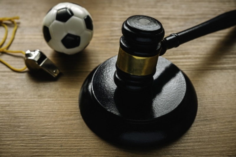 Κύπρος: Ποινή ενός... έτους σε ποδοσφαιριστή, για φτύσιμο σε βοηθό διαιτητή στα αποδυτήρια