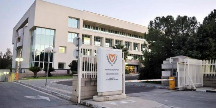 Στην Κύπρο ο νέος Υπατος Αρμοστης της Βρετανίας - Επέδωσε στο ΥΠΕΞ αντίγραφο των διαπιστευτηρίων του