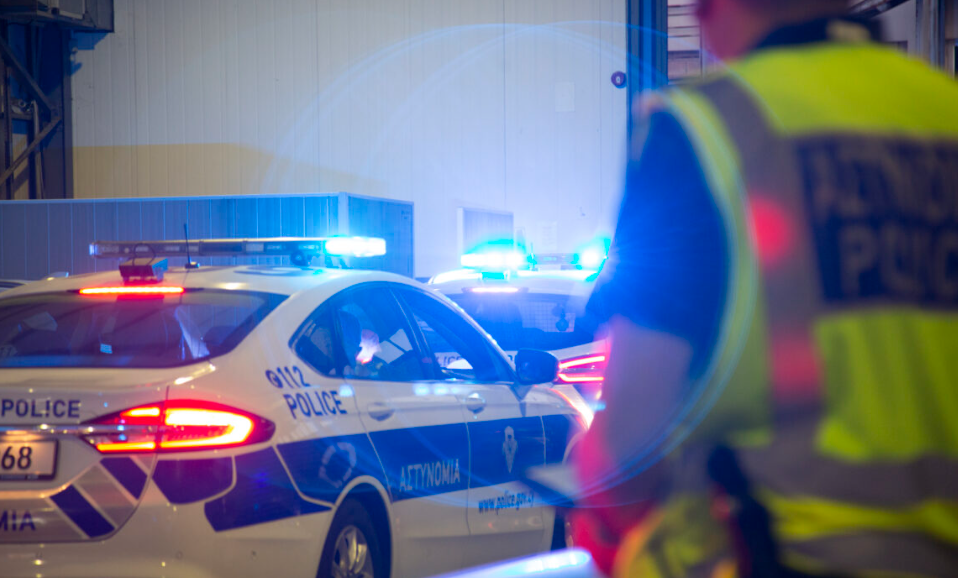 Μπαράζ συλλήψεων: Χειροπέδες σε 10 πρόσωπα για πλαστοπροσωπία, παράνομη παραμονή και επίθεση