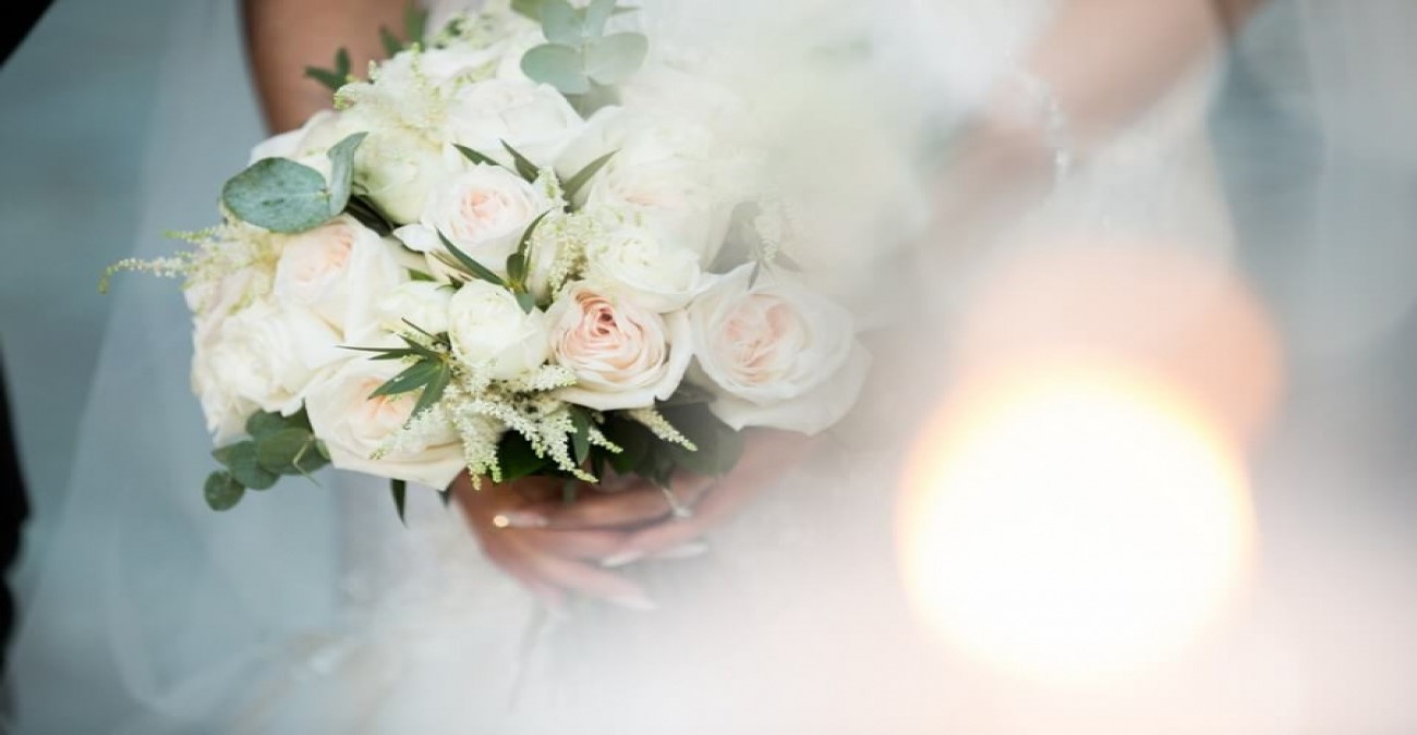 Τα «παγωμένα λουλούδια» μιας νύφης που έγιναν viral - Δείτε βίντεο
