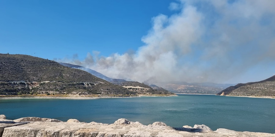Πυρκαγιά Άλασσα: Ενεργοποιήθηκε ο ΙΚΑΡΟΣ - Οκτώ εναέρια μέσα στη μάχη για την κατάσβεση της φωτιάς