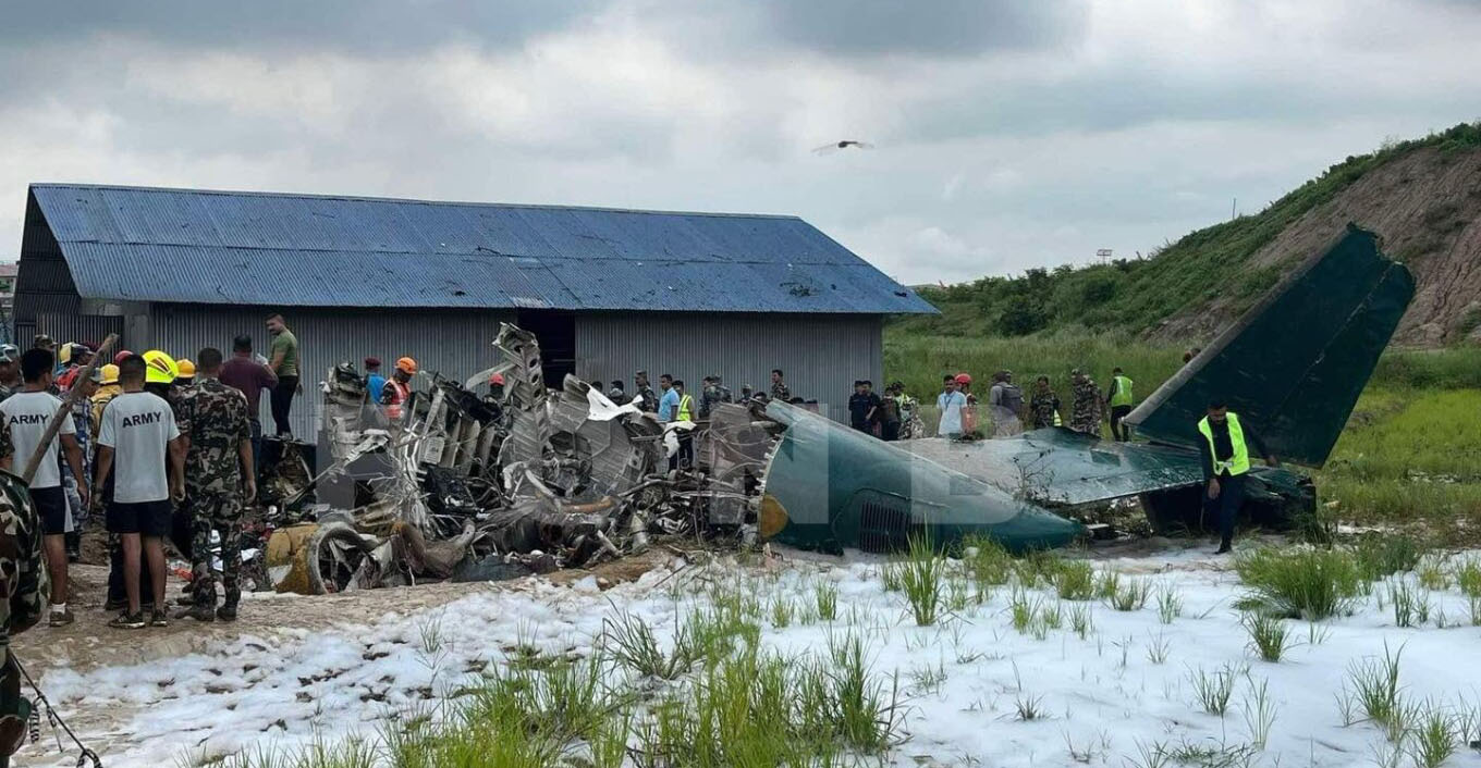 Νεπάλ: Αεροπλάνο με 19 επιβάτες συνετρίβη κατά την απογείωσή του – Δείτε βίντεο