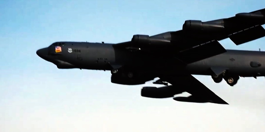 ΒΙΝΤΕΟ: Πάνω από την Κύπρο πέταξαν αμερικανικό βομβαρδιστικό B-52 και ελληνικά F16