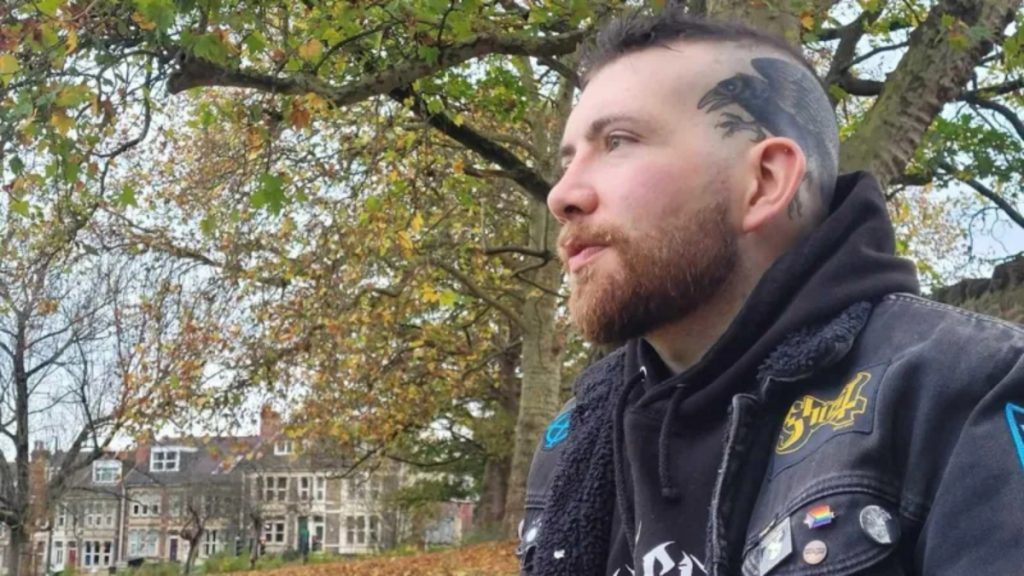 Το θαύμα της τεχνολογίας: Μουσικός που έχασε τη φωνή του ξανατραγουδά χάρη στην τεχνητή νοημοσύνη - Δείτε βίντεο