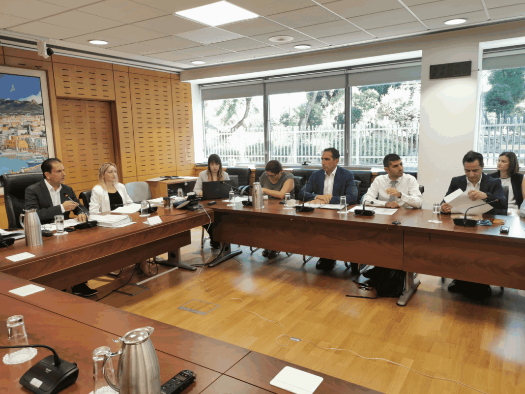 Στους ΕΟΑ η εποπτεία κοινόκτητων οικοδομών - Τι συμφωνήθηκε στην Επιτροπή Εσωτερικών 