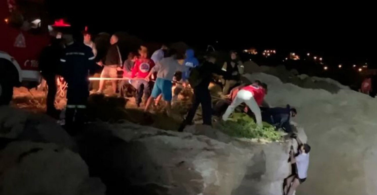 Ναυάγιο με μετανάστες στη Λέσβο: Γυναίκες οι 15 νεκροί - Συγκλονιστικά βίντεο από την διάσωση στα Κύθηρα