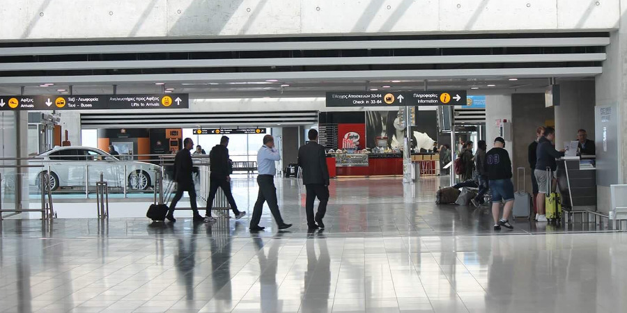ΛΑΡΝΑΚΑ: Ο Υπ. Μεταφορών περιμένει στο αεροδρόμιο τον επιβάτη νούμερο δέκα εκατομμύρια