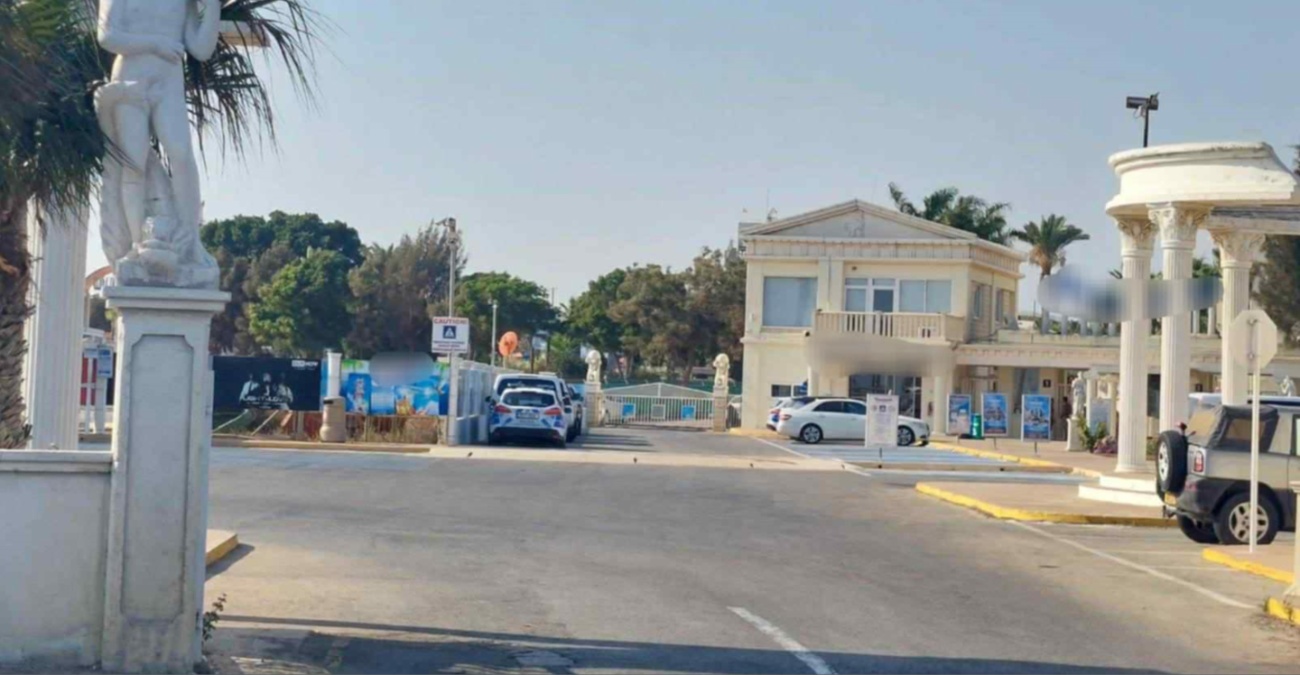 Συνεχίζονται οι έρευνες για τη χειροβομβίδα σε υποστατικό στην Αγία Νάπα – Στο μικροσκόπιο υλικό από CCTV