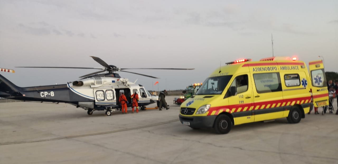 Η στιγμή διάσωσης του άντρα με ελικόπτερο – Φέρει πολλαπλά τραύματα ο 37χρονος -ΒΙΝΤΕΟ