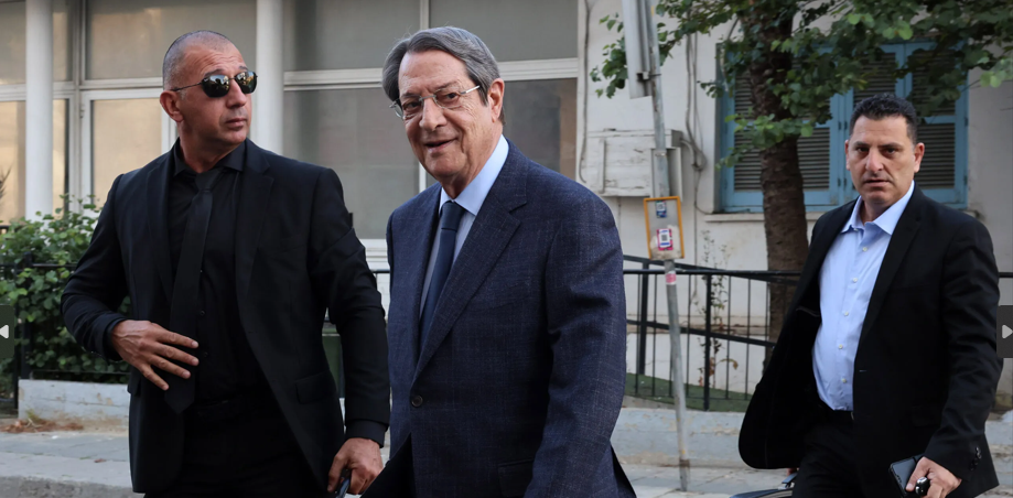 «Κράτος Μαφία»: Ενημερώθηκαν Αναστασιάδης και Δρουσιώτης για τα ευρήματα του πορίσματος