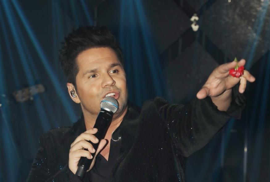 VIDEO: Γιώργος Τσαλίκης: Διέκοψε συναυλία του γιατί νόμιζε ότι τον σημαδεύουν με όπλο - Η επεισοδιακή στιγμή