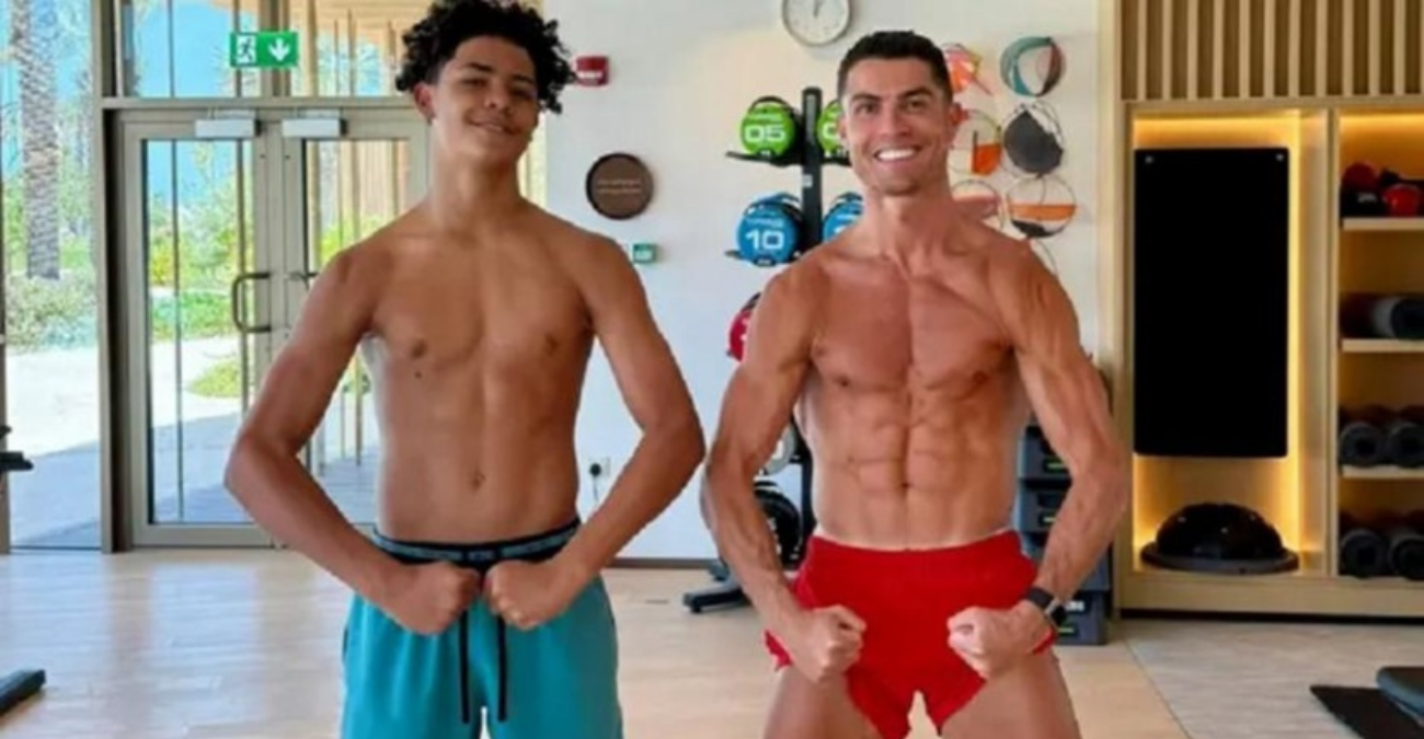 Ο Κριστιάνο Τζούνιορ «ξεκινάει» την πρόκληση του να παίζει με τον πατέρα του: «Είναι περισσότερο στα χέρια του»!