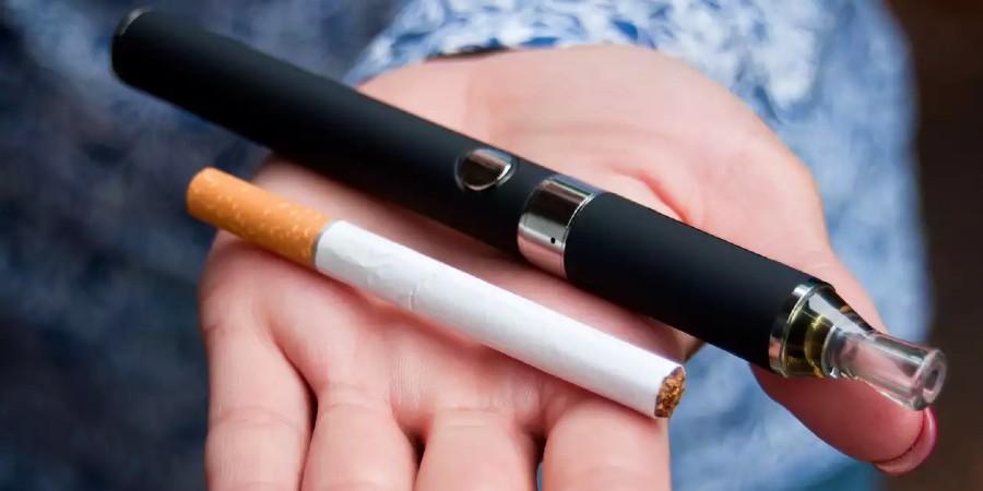 Ηλεκτρονικό τσιγάρο: Κανένα όφελος όταν γίνεται ταυτόχρονη χρήση με παραδοσιακό τσιγάρο - Τι καταδεικνύει έρευνα