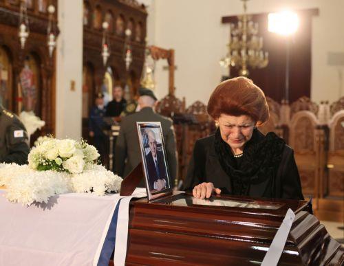 LIVE: Η Κύπρος αποχαιρετά τον Γιώργο Βασιλείου – Το τελευταίο αντίο στον «άνθρωπο της αλλαγής»