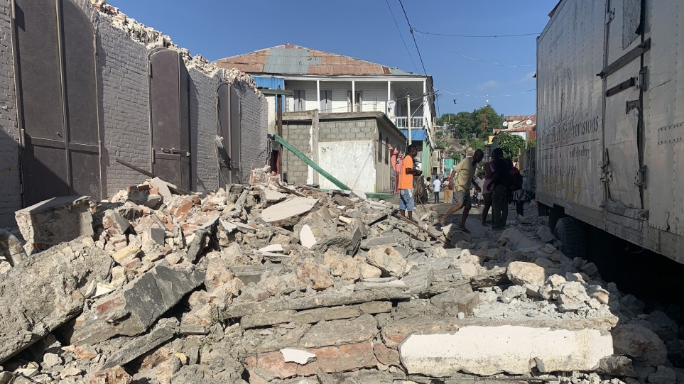 Σεισμός 7,2 Ρίχτερ στην Αϊτή - Δείτε βίντεο και φωτογραφίες