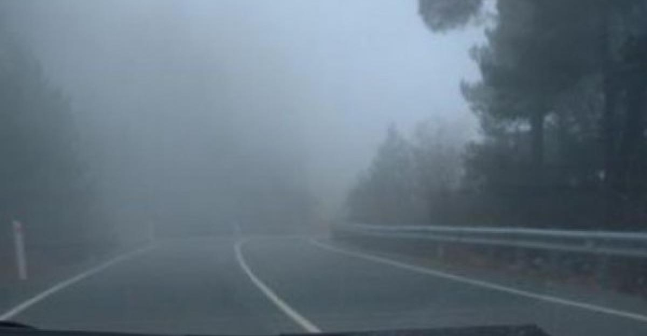Οδηγοί προσοχή: Πυκνή ομίχλη και περιορισμένη ορατότητα στο δρόμο Παλαιχωρίου – Αγρού