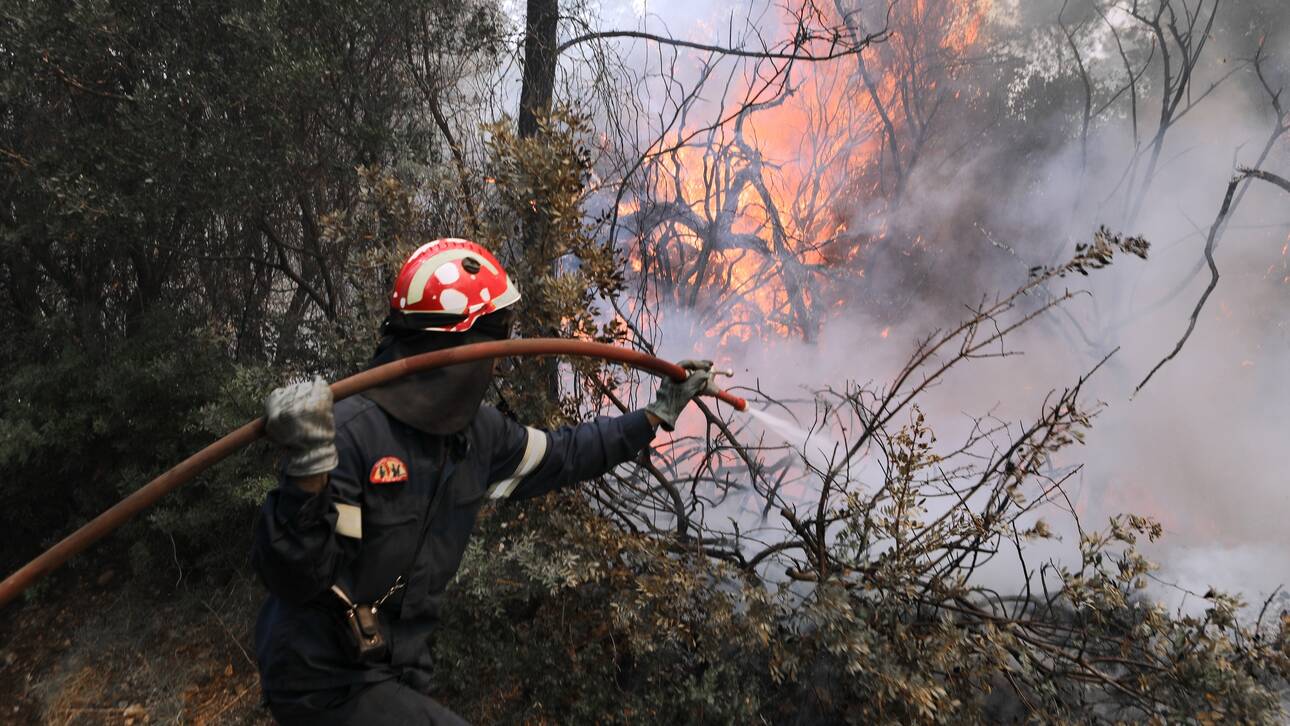 Συναγερμός στην Κρήτη: Τρία πύρινα μέτωπα πυρκαγιάς