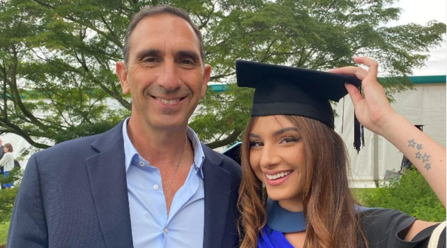 Kωνσταντίνος Ιωάννου: Οι συγκινητικές στιγμές με την κόρη του στην αποφοίτηση της