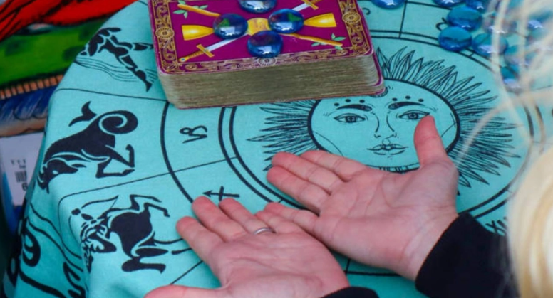 Μάντης «προέβλεψε» κλοπή και… την έκανε ο ίδιος - Συνελήφθη έξω από ναό