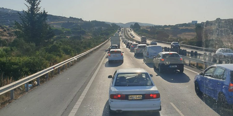 ΛΕΜΕΣΟΣ: Ουρές χιλιομέτρων τα οχήματα στον αυτοκινητόδρομο – ΦΩΤΟΓΡΑΦΙΑ