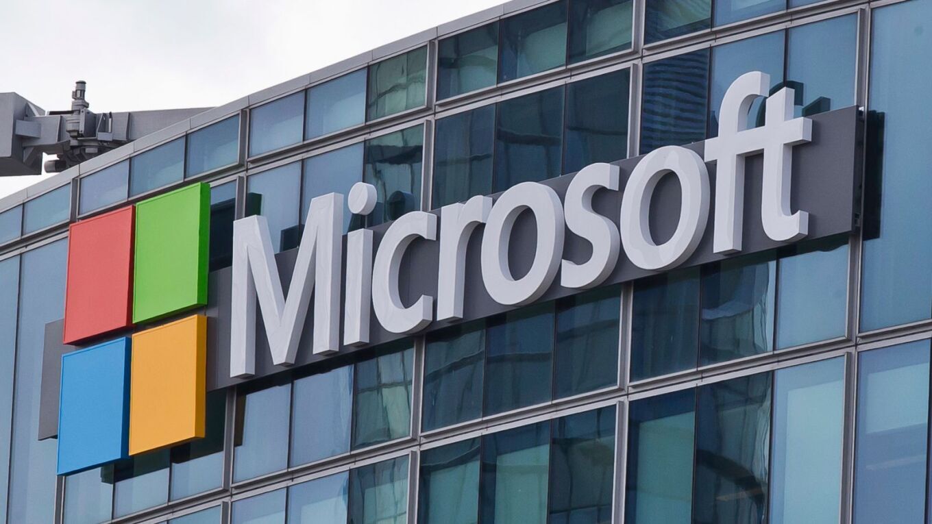 Προβλήματα σε εφαρμογές του Office ανακοίνωσε ότι διερευνά η Microsoft