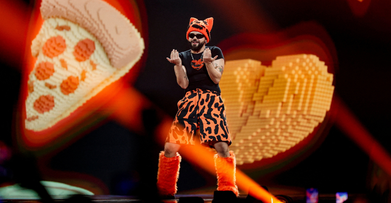 Video: Έκανε... χαμό ο Ακύλας στη σκηνή της Eurovision, χειροκροτούσε όλο το στάδιο