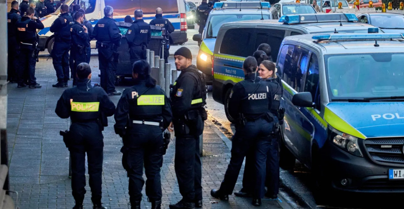 Γερμανία: Σύλληψη πέντε υπόπτων για τον σχεδιασμό επίθεσης σε χριστουγεννιάτικη αγορά της Βαυαρίας