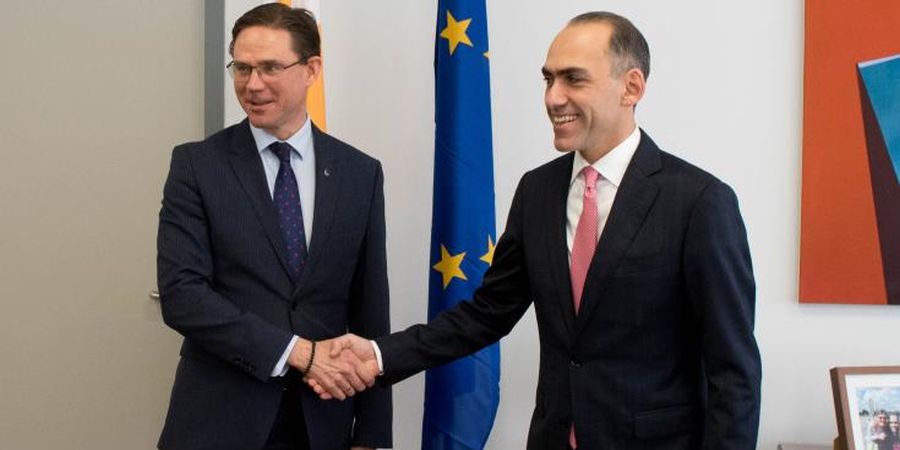 Katainen: Η Ευρωπαϊκή Επιτροπή δεν στοχοποιεί την Κύπρο για τα «χρυσά διαβατήρια»