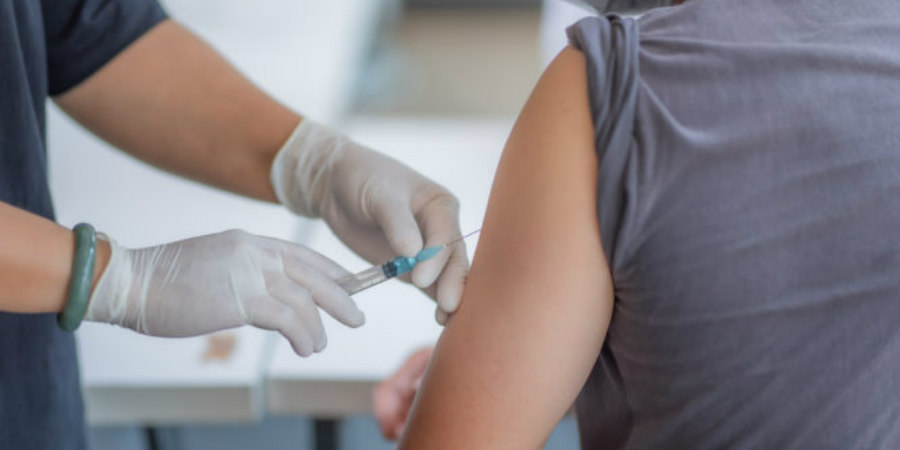 ΕΡΕΥΝΑ- ΚΟΡΩΝΟΪΟΣ: Τα εμβόλια μειώνουν κίνδυνο μετάδοσης της Δέλτα, αλλά μετά από ένα τρίμηνο πολύ λιγότερο