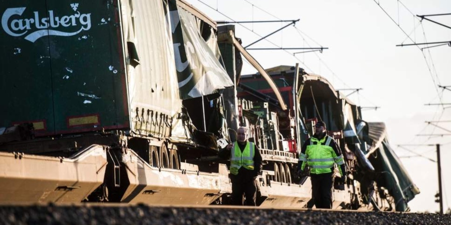 Πολύνεκρο σιδηροδρομικό δυστύχημα σε γέφυρα στη Δανία  
