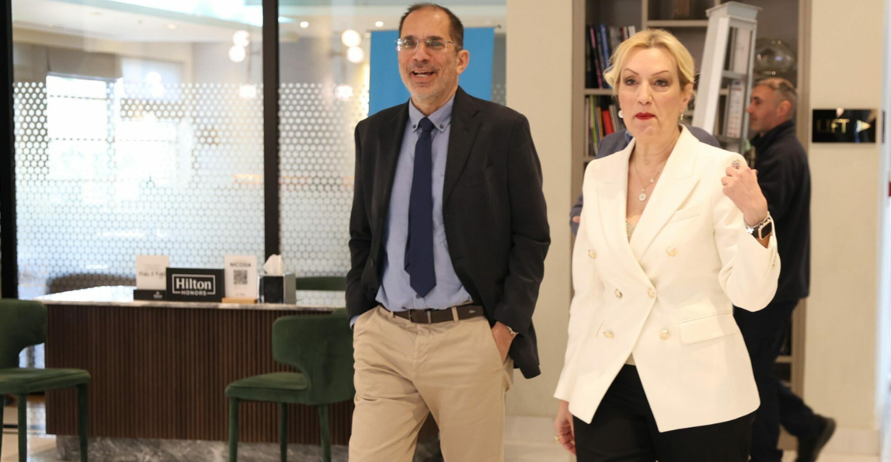 Πυρά εντός ΑΛΜΑ, για το μέτωπο Χαραλαμπίδου με δημοσιογράφο