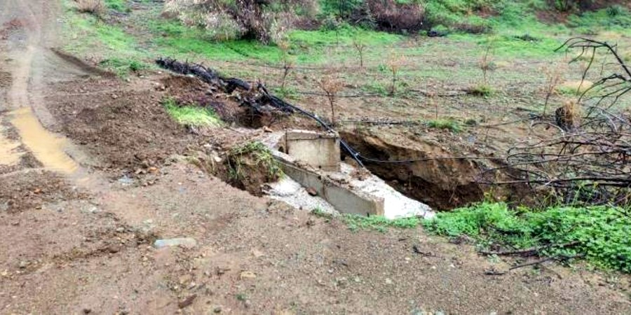 Ζημιές στη Μελίνη από βροχοπτώσεις – Καταστράφηκαν καλλιέργειες και έκλεισαν δρόμοι