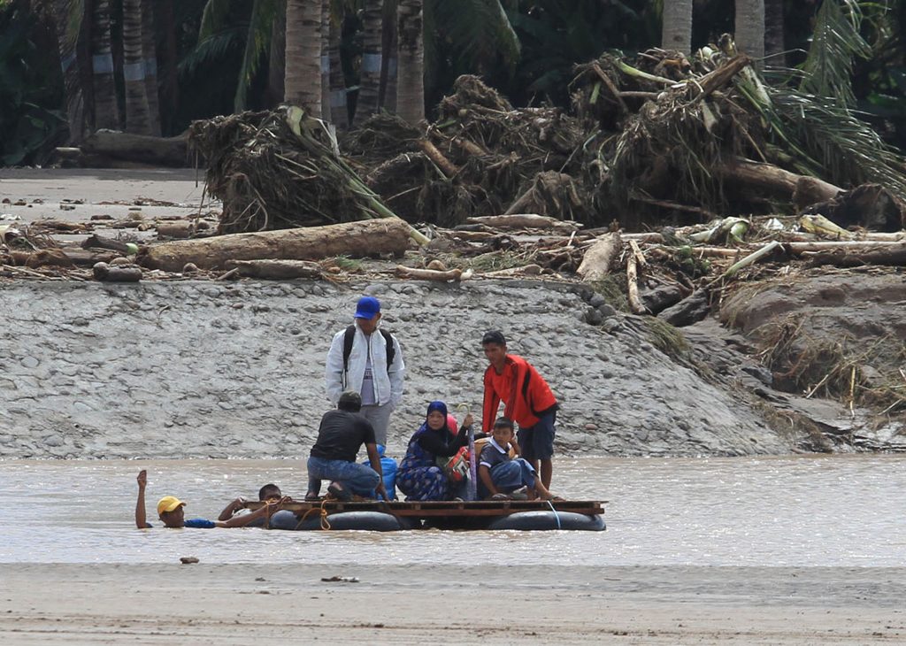 Στο έλεος τροπικής καταιγίδας οι Φιλιππίνες - Σχεδόν 200 άνθρωποι έχασαν τη ζωή τους, 150 αγνοούνται,