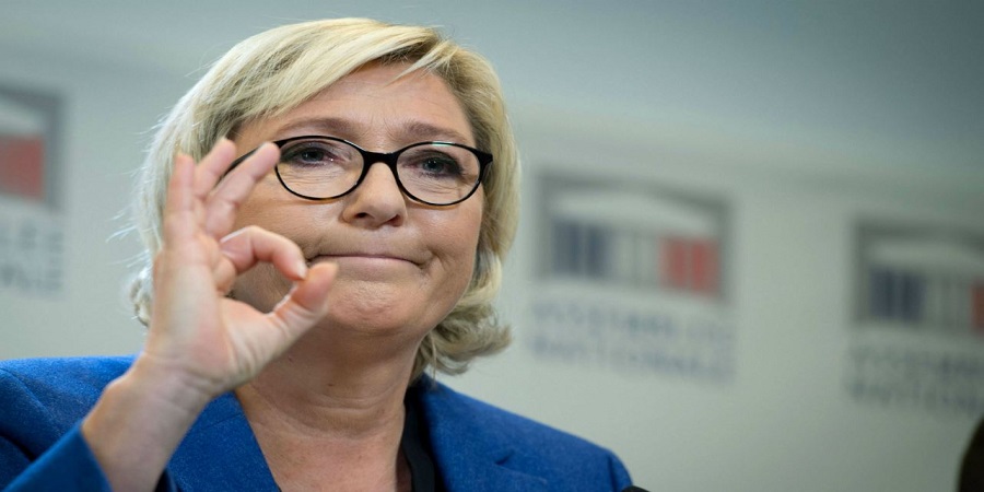 Βαριά καμπάνα για την Marine Le Pen - Πρέπει να επιστρέψει στο Ευρ.Κοινοβούλιο 300,000 ευρώ 