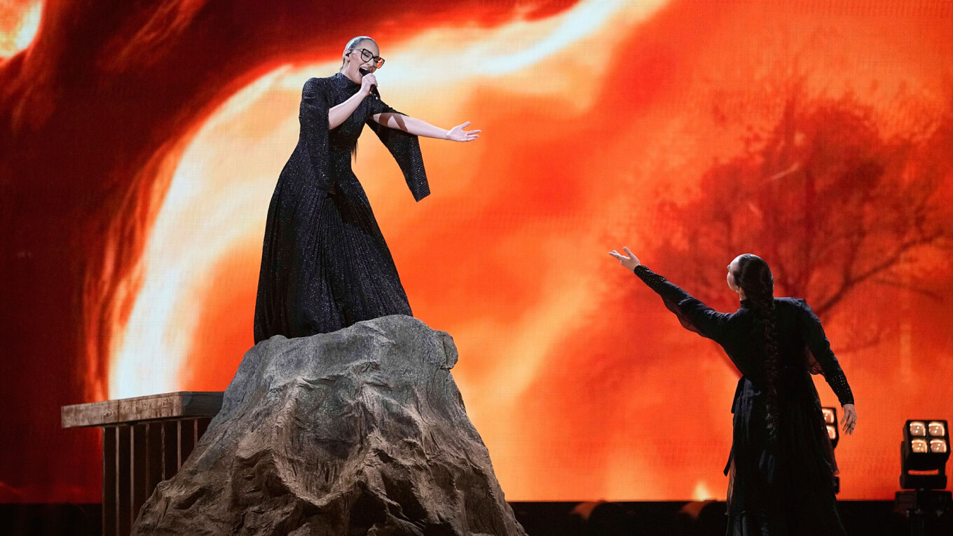 Eurovision: Η Κλαυδία αποθεώθηκε με την ερμηνεία της «Αστερομάτας» στη σκηνή - ΄Δείτε βίντεο 