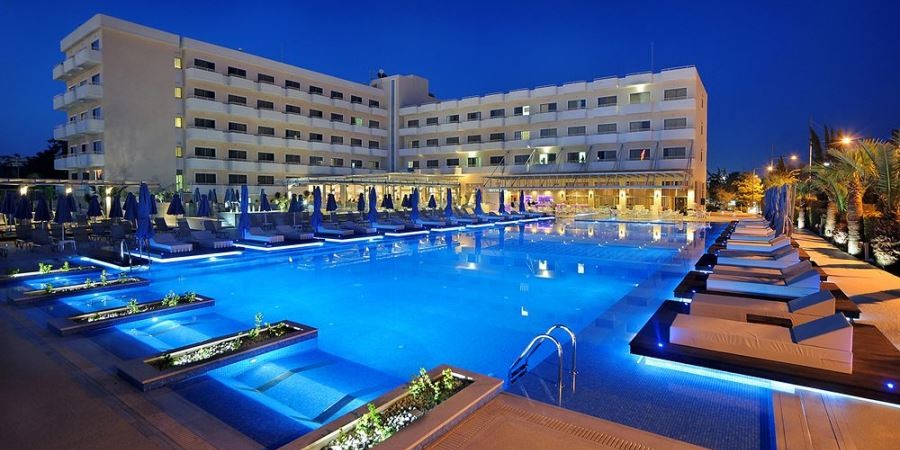 Τα ξενοδοχεία μας που προσφέρουν χαμηλότερες τιμές για Κύπριους - ΠΙΝΑΚΕΣ