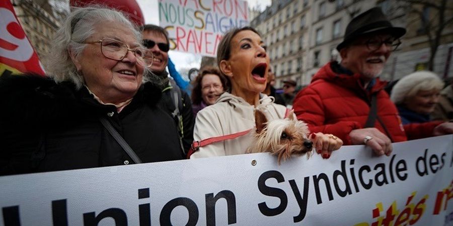 Γαλλία: Στους δρόμους οι συνταξιούχοι διαμαρτυρόμενοι για την αγοραστική δύναμή τους