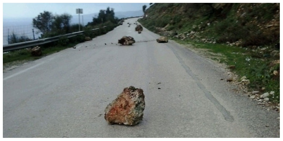 Προσοχή: Κατολισθήσεις όγκων χώματος και πετρών στο δρόμο Ορκόντας – Κάμπου