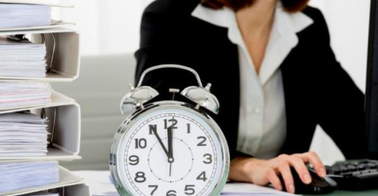 Νέο ωράριο εργασίας για τους δημόσιους υπαλλήλους: Πότε μπαίνεις, πότε φεύγεις και οι αλλαγές για γονείς