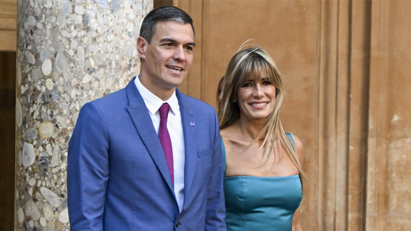 Ισπανία: Ο Σάντσεθ σκέφτεται να παραιτηθεί – Σε εξέλιξη έρευνα κατά της συζύγου του για διαφθορά