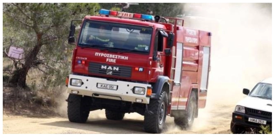 Πρόλαβαν τα χειρότερα: Ξέσπασε φωτιά σε καλαμιώνα στη Πόλη Χρυσοχούς - Στη μάχη πτητικά μέσα 
