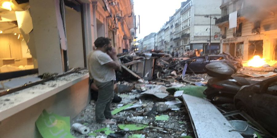Ισχυρή έκρηξη στο κέντρο του Παρισιού - Συγκλονιστικές ΦΩΤΟΓΡΑΦΙΕΣ από το σημείο 