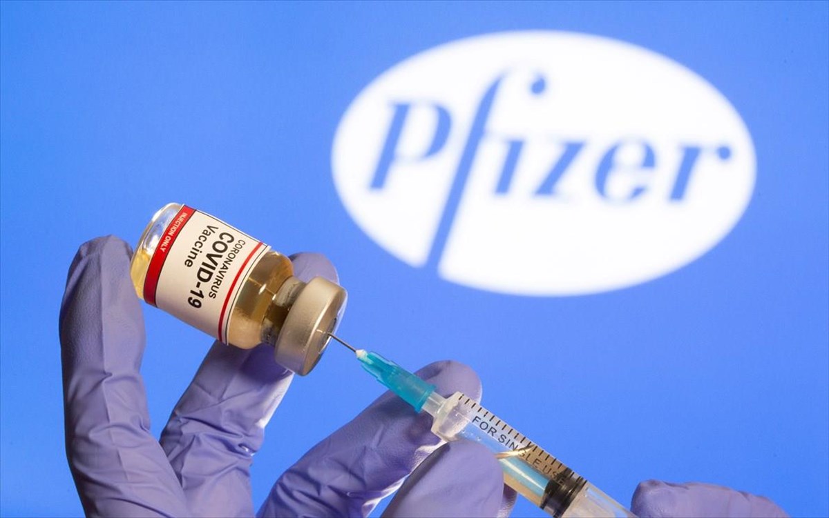 Η πρόεδρος της Κομισιόν καθησυχάζει ότι οι δόσεις που αναμένονται από την Pfizer θα παραδοθούν κανονικά